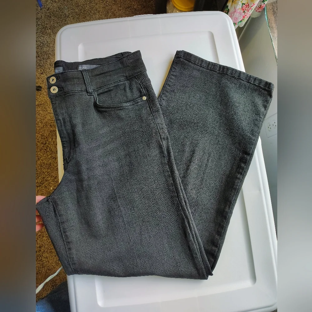 J.jill women's high-rise full-leg jeans black cotton and Lyocell, sz 12 stretch. - Picture 2 of 16